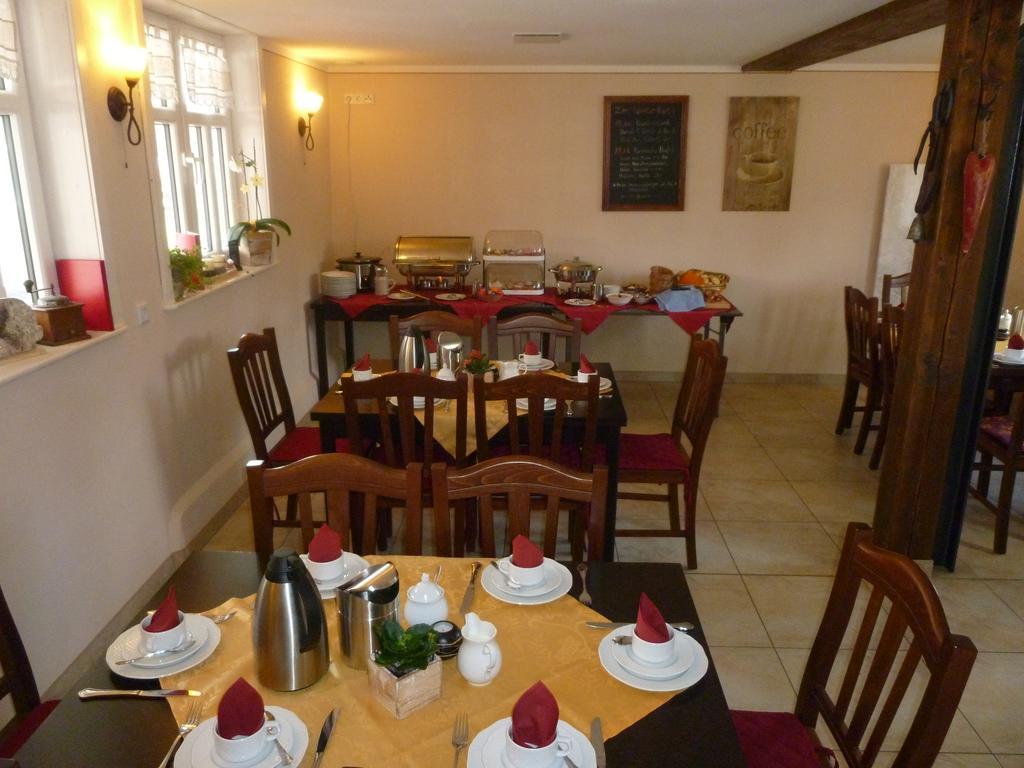 Cafe Im Hof- Bed & Breakfast Streufdorf Exterior foto