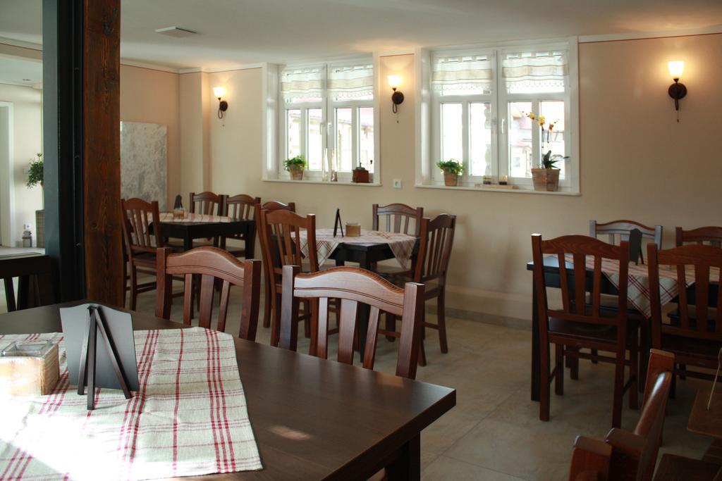 Cafe Im Hof- Bed & Breakfast Streufdorf Exterior foto