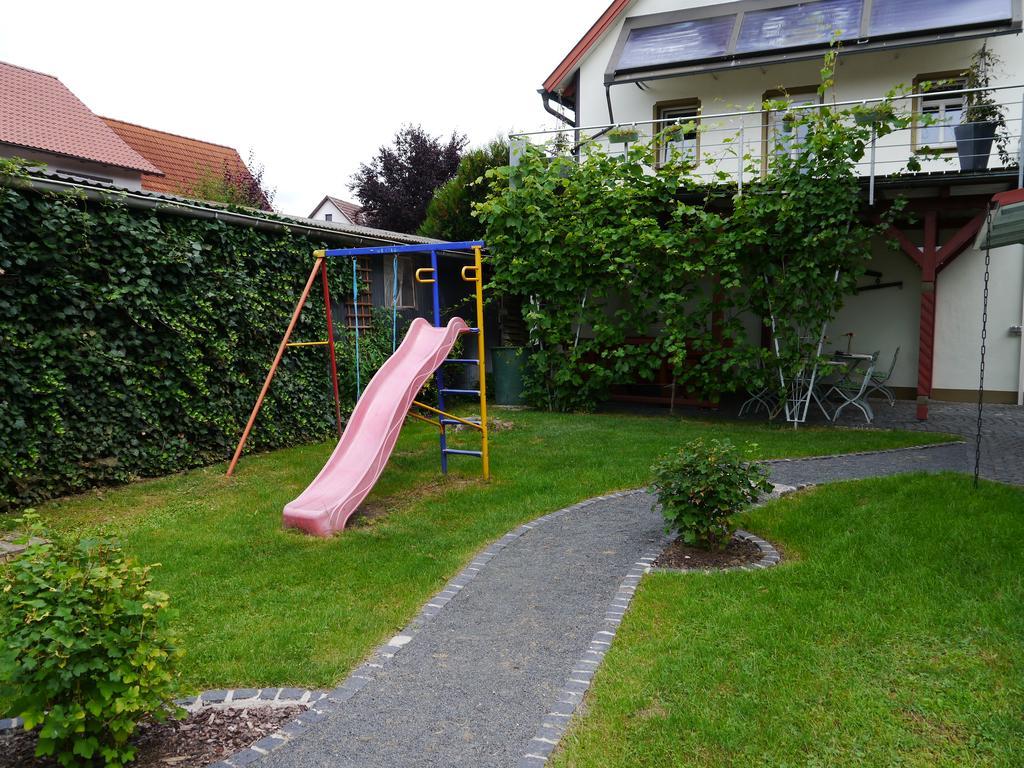Cafe Im Hof- Bed & Breakfast Streufdorf Exterior foto