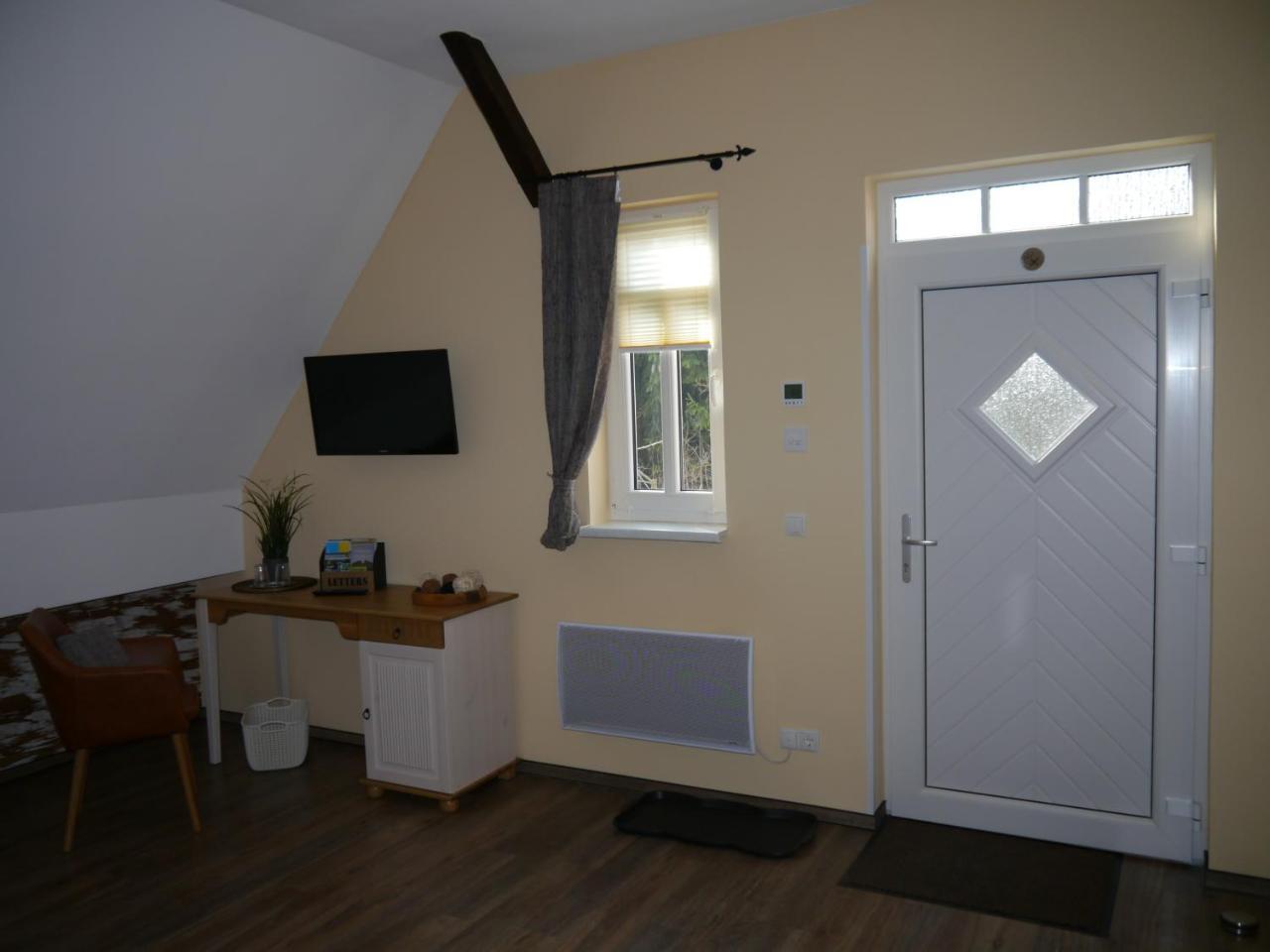 Cafe Im Hof- Bed & Breakfast Streufdorf Exterior foto