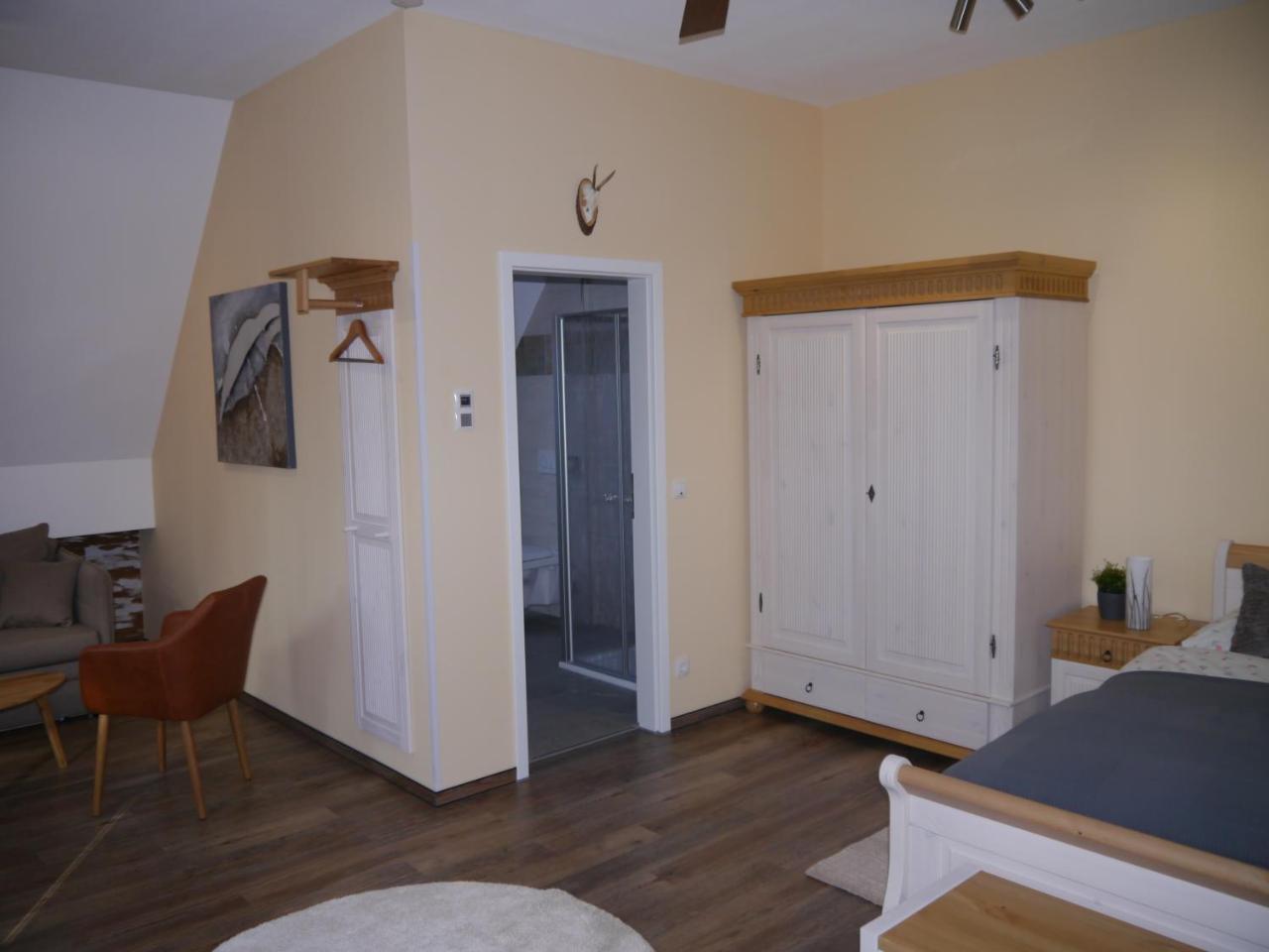Cafe Im Hof- Bed & Breakfast Streufdorf Exterior foto